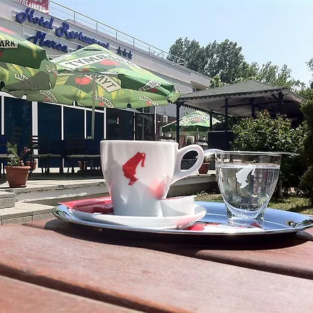 Marea Neagra Hotel Mamaja
